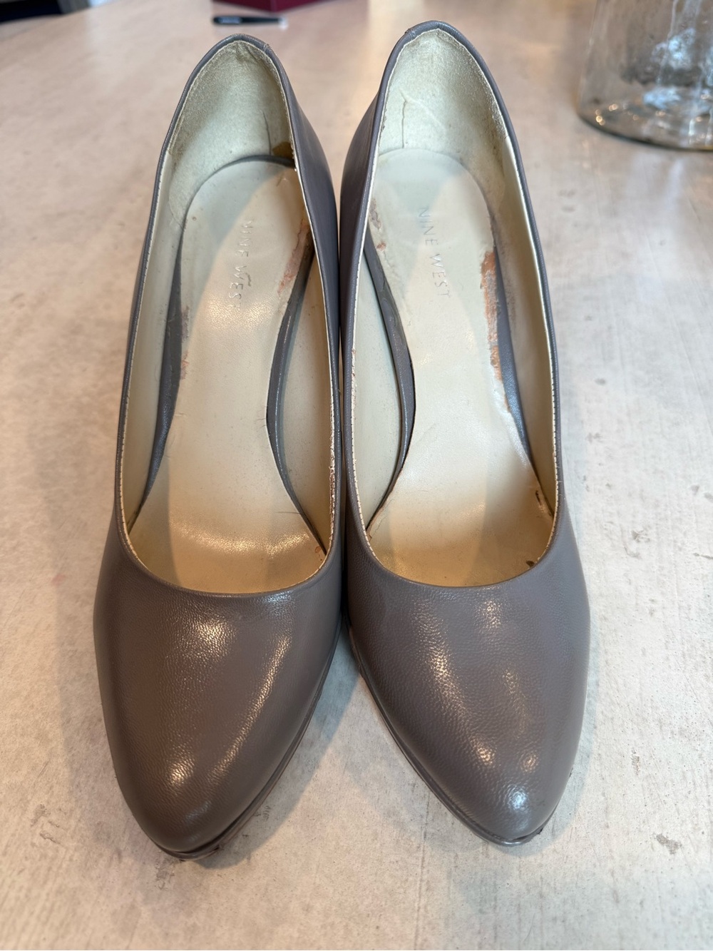 Nine West Rounded Toe Heels. 9.5M. Grey. Wise Up Style. Fair.